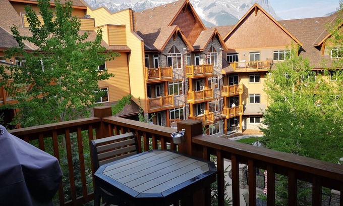 Canmore Resort | Premium Mountain View! Luxurious 2 Bed Condo at Stoneridge Mountain Resort