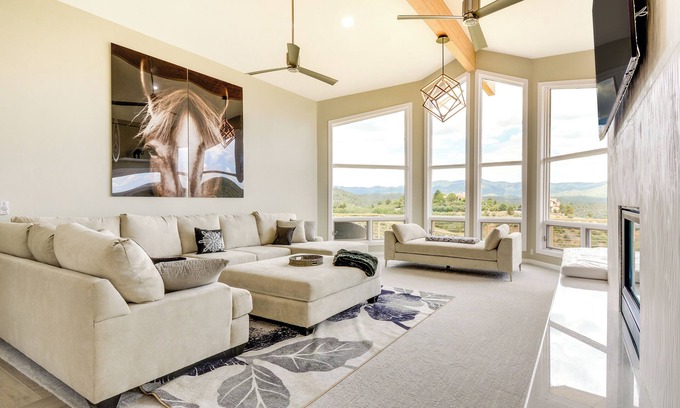 Lynx Mountain View Estates House | Prescott Gem: Hot Tub & Mtn Views, 7 Mi to Dtwn