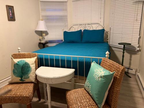 North End Apartment | Prime Beach-Block: Beach Haven