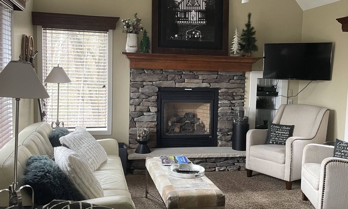 Clymer Condo | Prime Location! Next to Main Lodge, Mountain&Summer Adventures. 3Bed&3Full Bath.