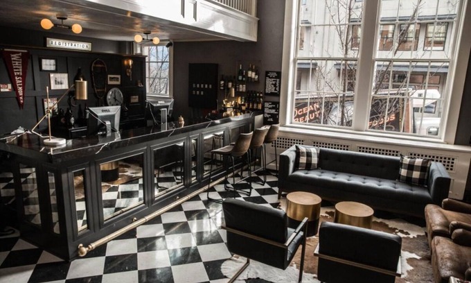 Hood River Hotel | Prime Location! On-site Restaurant, Pet-Friendly, Walk to Mt Hood Railroad