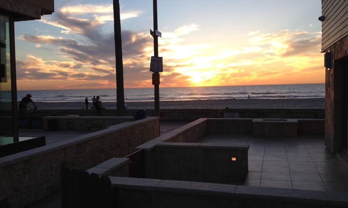 Mission Beach Cottage | Prime View Location, 1-House Back From Boardwalk Traffic; 3Br, 1.5Ba, Sleeps 6