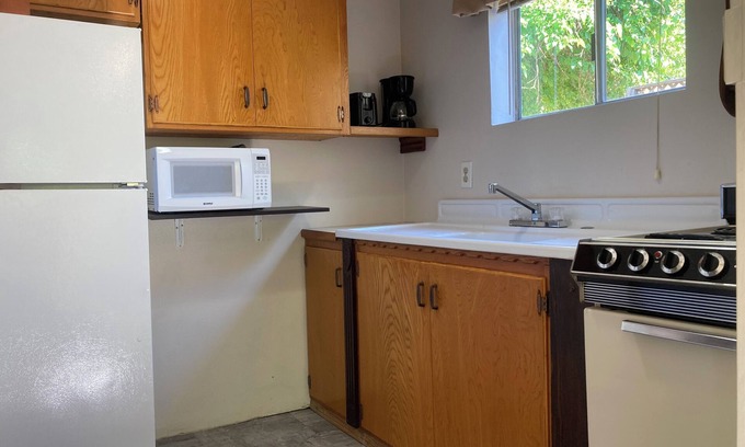 Orland House | Pristine & Charming One Bedroom Home. Includes all utilities except electricity
