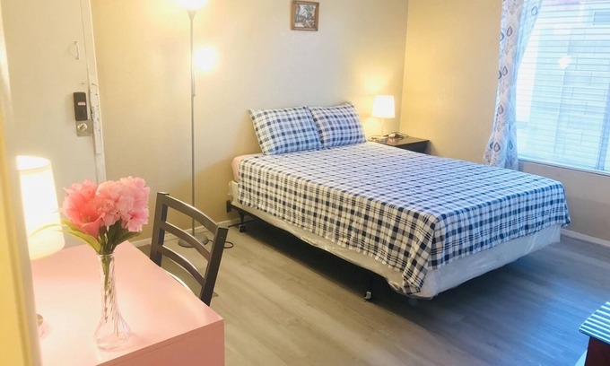 Sunrise Manor House | Private 1 bed 1 bath bedding bedroom#2