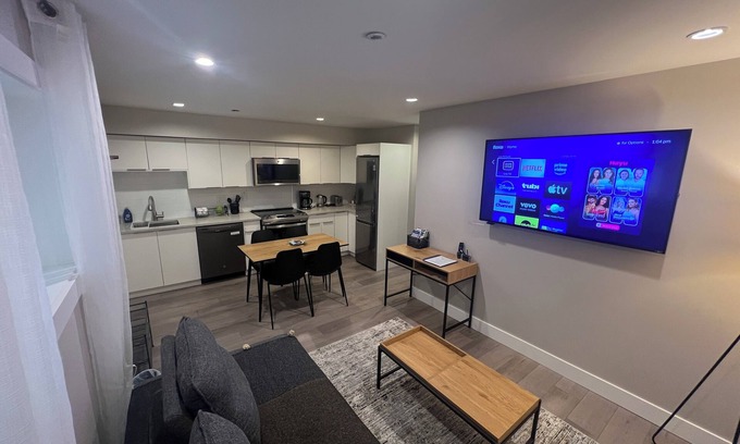 Lower Lonsdale House | Private 1 Bedroom Suite with Assigned Parking