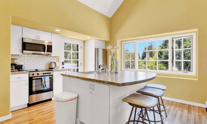 Fairbanks Ranch Apartment | Private 2 Bedroom/1 Bath Apartment - Secluded 2 acre Estate/Orchard