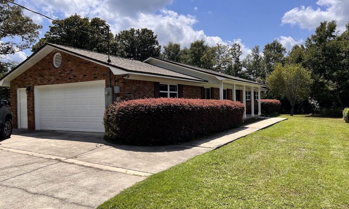 Florida Panhandle House | Private 3 Bed, 2 Bath Home on 1 Acre with a Fireplace