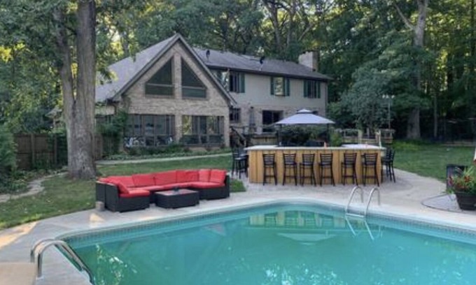 Leroy House | Private 5-Acre Bird Sanctuary Estate for Family and Friends!