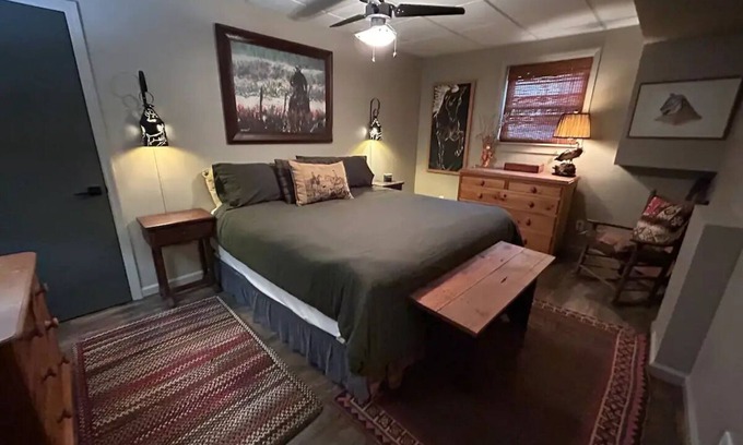 Crestline Heights Apartment | Private and cozy Guest Suite
