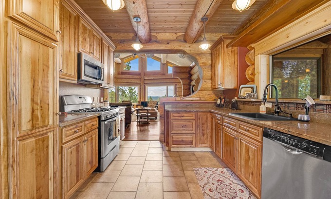 Nemo House | Private and secluded home with balcony, decks, patio, and wildlife views