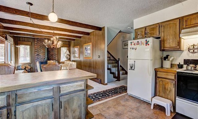 Estes Park House | Private and Secluded Home on 25 Acres Pets Welcome