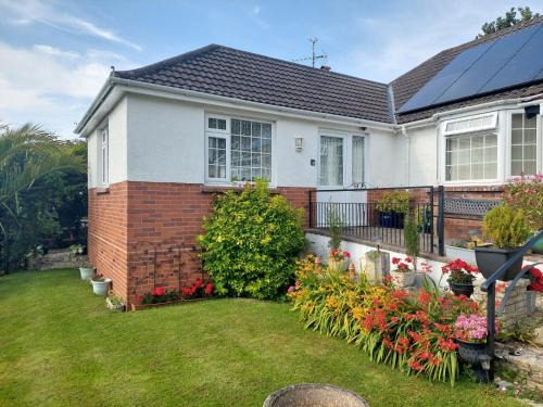 Lyme Regis Apartment | Private apartment, parking, sea and country views