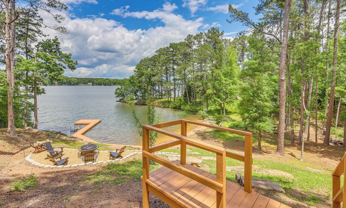 Milledgeville Cabin | Private Beach & Dock: Lakefront Sparta Cabin