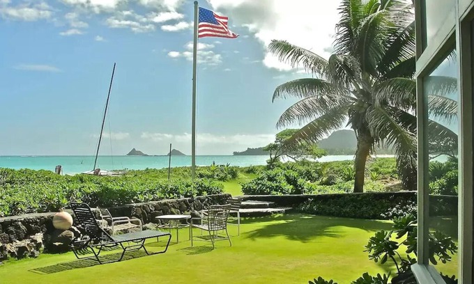 Kailua Bed & Breakfast | PRIVATE BEACHFRONT RENTAL