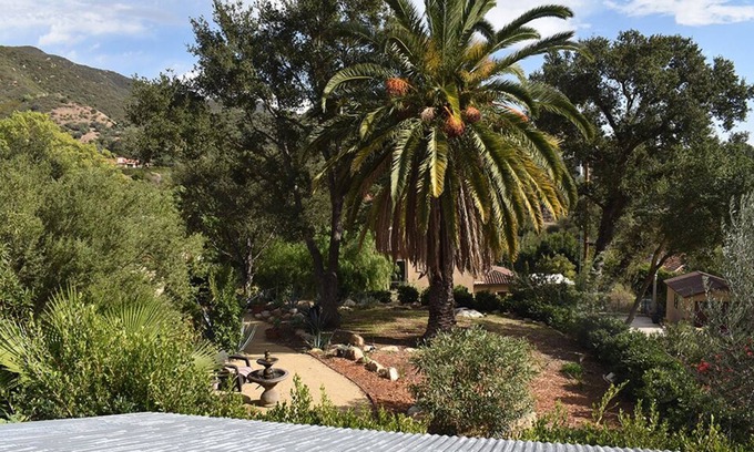 Mission Canyon Cabin | Private Cabin 2ppl kitchen, WiFi, free parking, pet friendly, jacuzzi