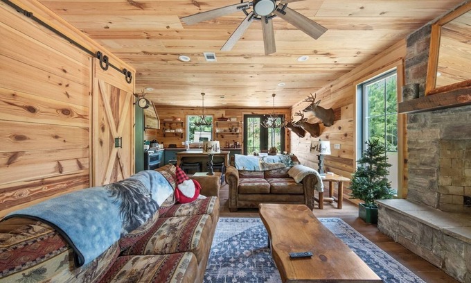 Irwinville Cabin | Private Cabin in the Pines-20 Acres-Close to I-75