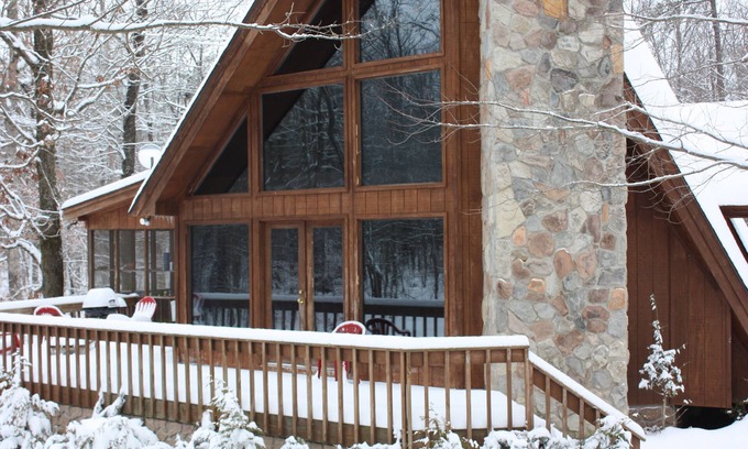 Menlo House | Private Cabin Nestled and Bordering the Otting Tract WMA On Lookout Mt.