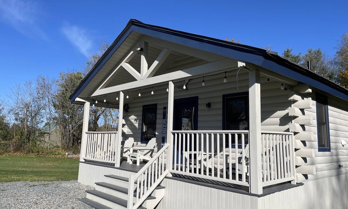 Orono Cabin | Private Cabin nestled very close to UMaine campus.