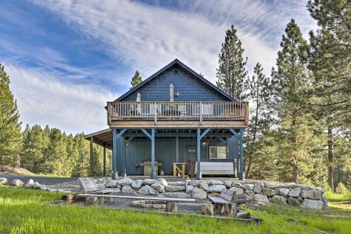 Cascade House | Private Cascade Cabin with Hot Tub and Fire Pit!