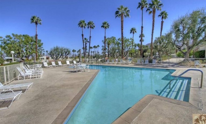 Palm Desert Villa | Private, Comfortable & Great Location To Relax, Shop & Dine.