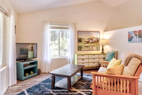 Deschutes River Woods Apartment | Private Cottage Near Scenic Deschutes River Woods!