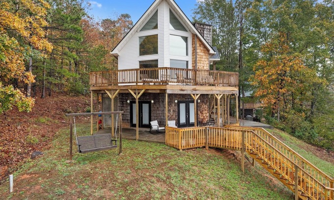 Chappells House | Private, Cozy Lakehouse