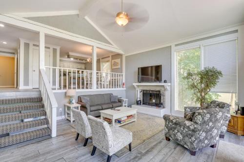 Osage Beach House | Private Dock and Resort Access Margaritaville Cabin