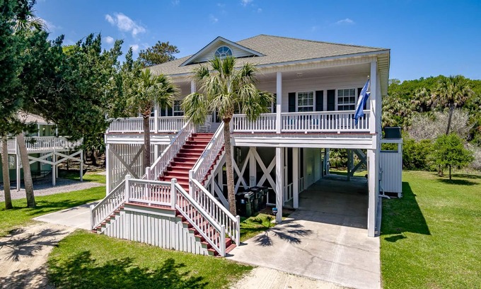 Edisto Island House | Private Edisto Beach Retreat - Steps from the Beach - Fun in the Sun!
