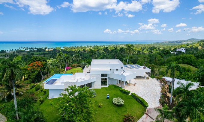 Las Canas Villa | Private & Exclusive Luxury Villa.
