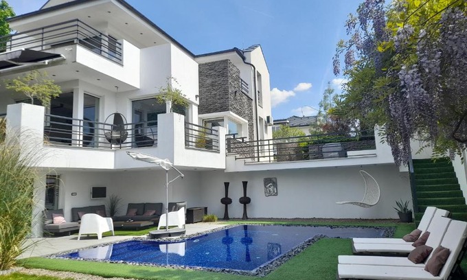 Budaors Villa | Private Family Villa