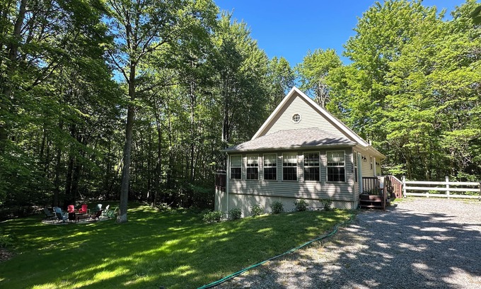 Mears House | Private Fire Pit Patio, Outdoor Deck, and Heated Pool. Friday to Friday rental