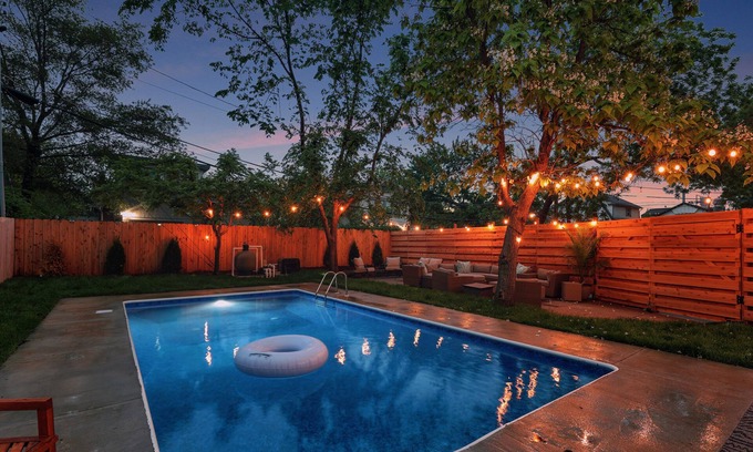 College Hill House | Private Getaway with heated pool, Hot Tub & Designer Touches, Walkable Dining