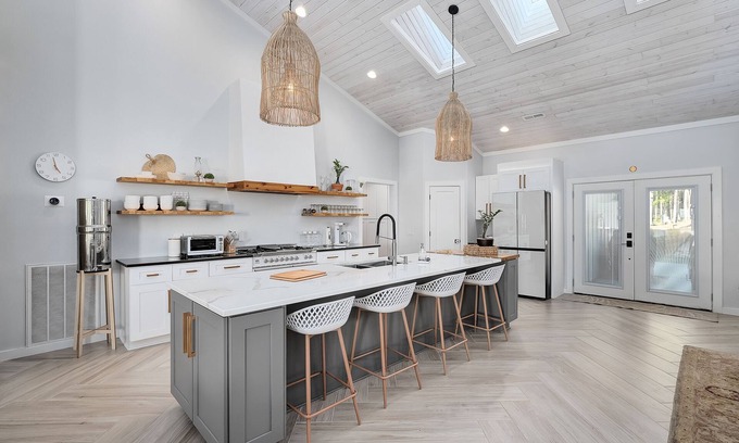 Cullman House | Private Heated Pool, Fishing pond, zip line. Private 10 acre getaway!