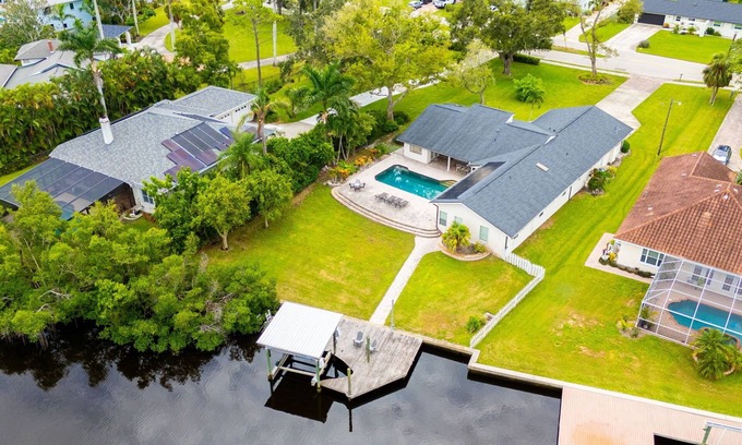 West Bradenton House | Private Heated Pool Home on the bayou leading to the Gulf of Mexico☼