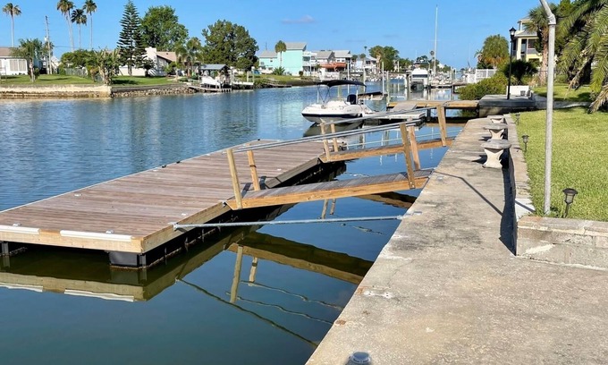 Spring Hill House | Private Home on Deep Salt Water Canal With Direct Gulf Access