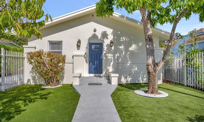 Buena Vista House | Private Home w/Pool - Steps from The Design District