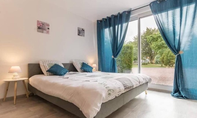Epinay Apartment | Private Jacuzzi, massage, treatments, nature, breakfast