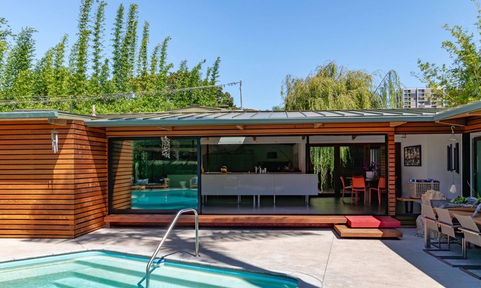 La Jolla Shores House | Private La Jolla Shores Compound - Superb Location!