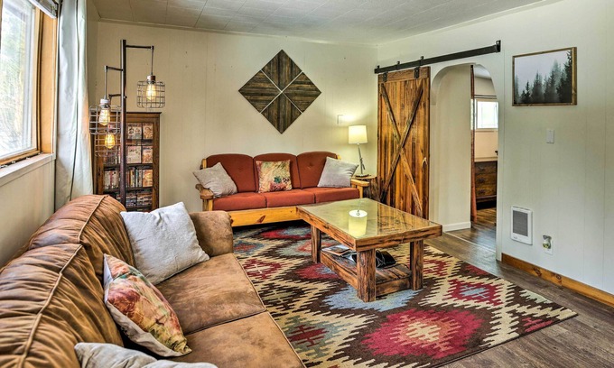 La Pine Cabin | Private La Pine Cabin Rental: 30 Mi to Bend!