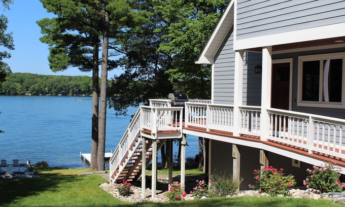 Gaylord House | Private LAKEFRONT HOME on All Sports "Lake 27" in Gaylord : 5 miles to downtown