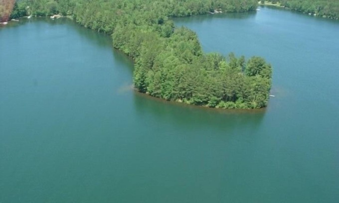 Remer House | Private Lakefront Home on Peninsula of Pristine Big Bass Lake