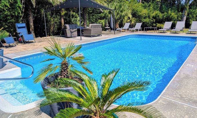 Whitemarsh Island House | Private Oasis w/Pool, Hot Tub & Bar - 15 Min to Savannah & Tybee Beach