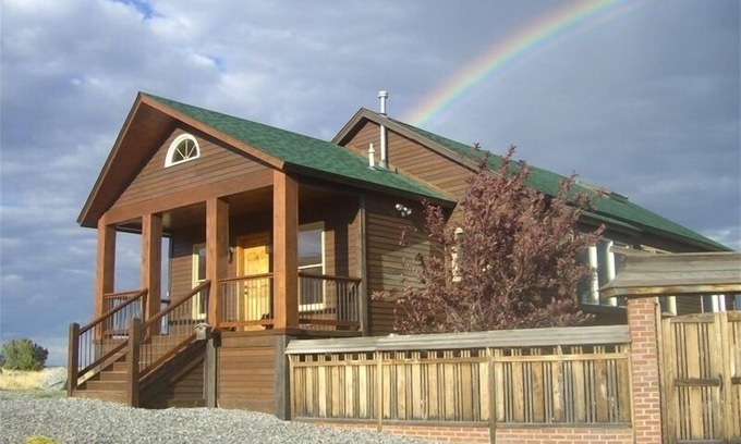 Emigrant House | Private & Peaceful Home With Striking Views, 25 min From Yellowstone Park
