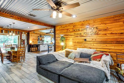 Orangeburg County House | Private Pond and Large Yard Unique Cabin in Norway!