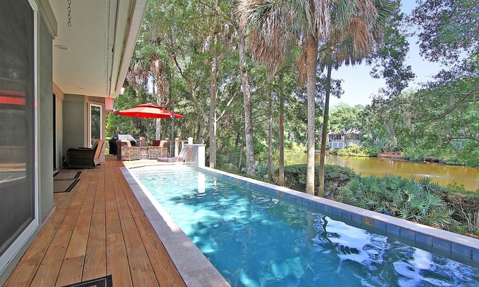Vanderhorst Plantation House | Private Pool 9/10 mile to beach Sleeps 10 , 4 Bedrooms