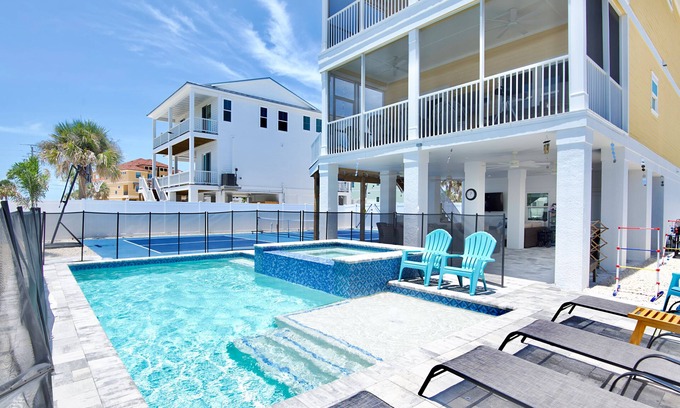 Mid Island House | ☀️Private Pool and Pickleball Court | Short Walk to Beach | Dink or Swim☀️