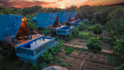 Habarana Resort | Private Pool Sun Shade Resort & Spa