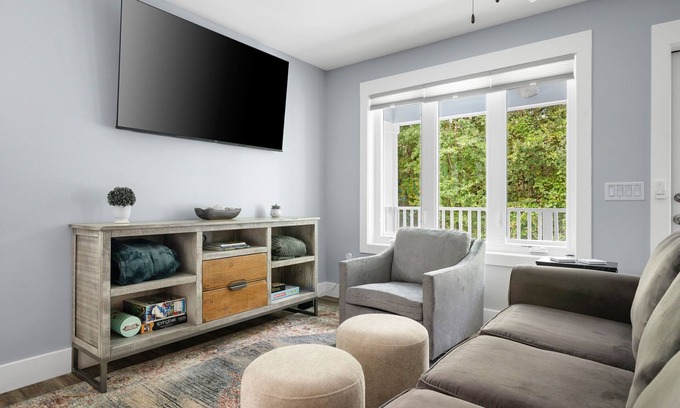 Charleston Apartment | Private & Quiet Retreat Near Folly Beach