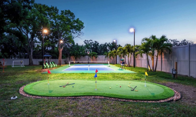 Bradenton House | Private Resort | 10 Min to AMI Beach | Pickleball