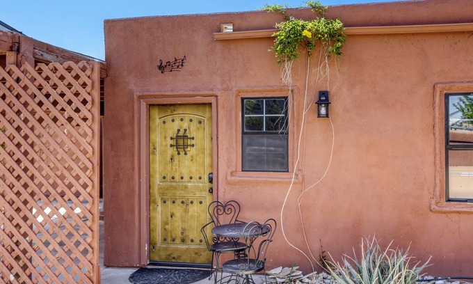 Centennial Hills Cottage | Private Retreat In Northwest Las Vegas For A Single Or Couplen